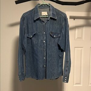 RARE 1960’s “Curved Hem” Wrangler Blue Denim Button-Up Shirt